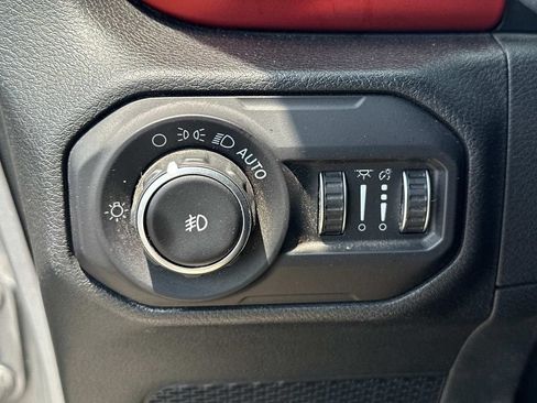 Used 2018 Jeep Wrangler Unlimited Rubicon AWD/4WD image 28