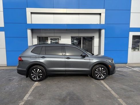 Used 2022 Volkswagen Tiguan S image 3