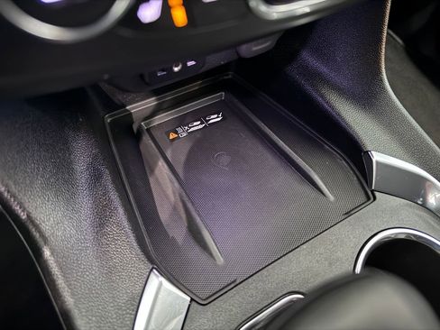 Certified 2023 Chevrolet Traverse LT image 24