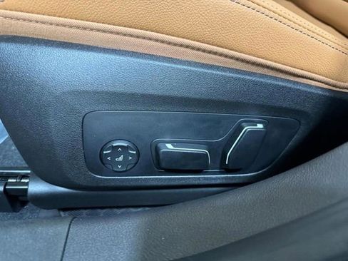 Used 2025 BMW 330i xDrive Sedan w/ Premium Package AWD/4WD image 25