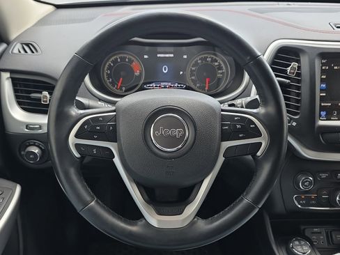 Used 2018 Jeep Cherokee Trailhawk w/ Comfort/Convenience Group AWD/4WD image 9