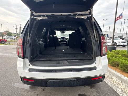 Used 2021 Chevrolet Tahoe RST w/ Luxury Package AWD/4WD image 7