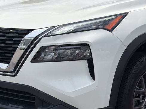 Used 2021 Nissan Rogue S FWD image 15