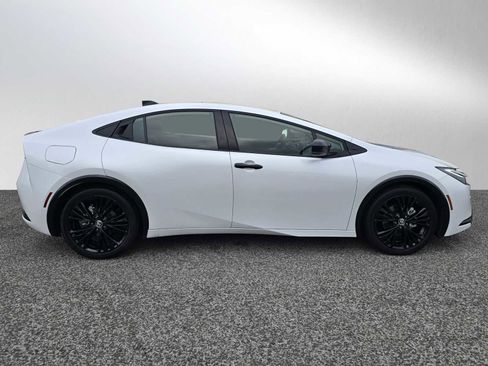 Used 2026 Toyota Prius Plug-In Hybrid image 2