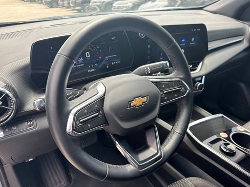 Used 2026 Chevrolet Equinox LT FWD image 9