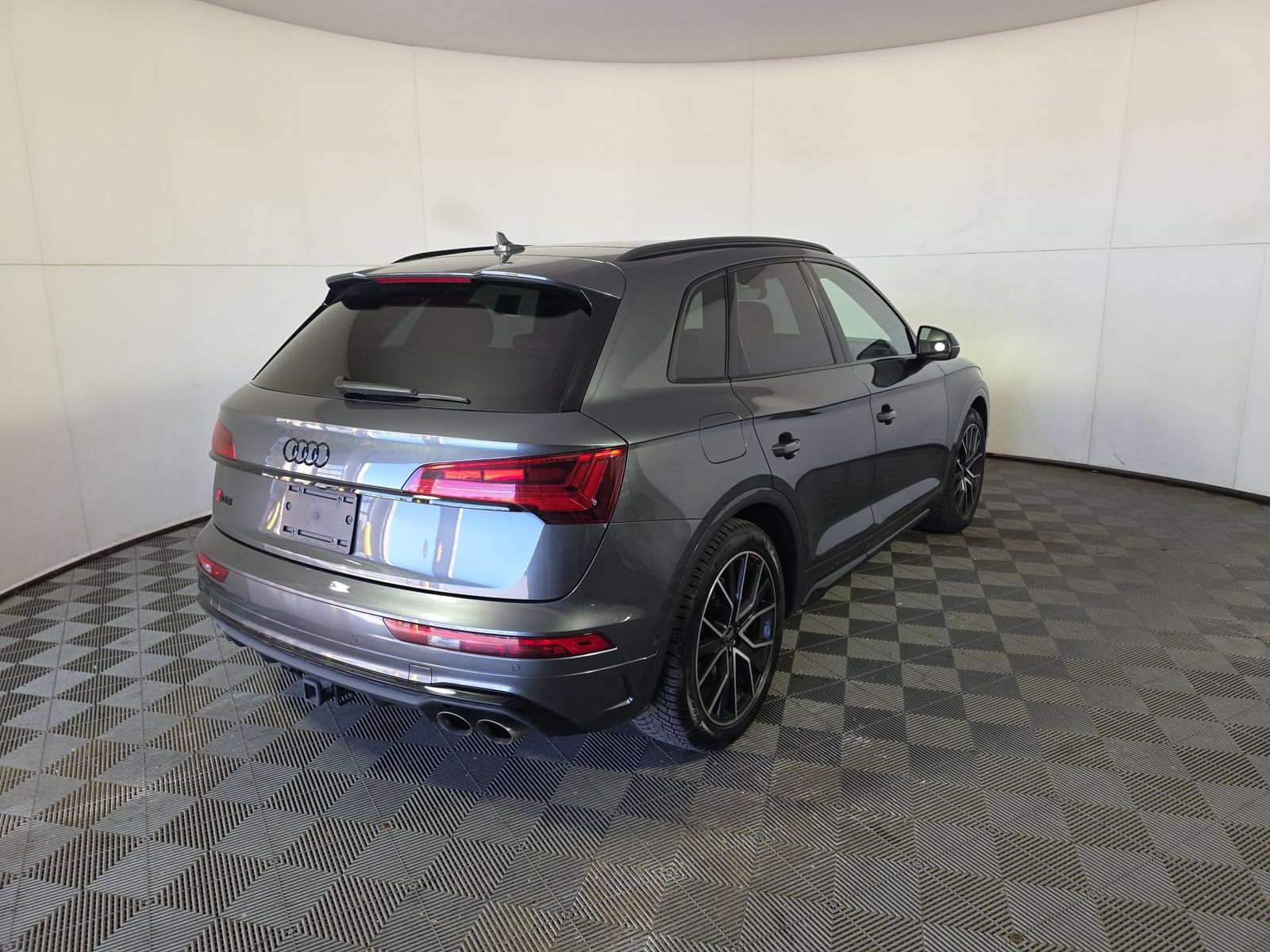 Used 2023 Audi SQ5 Prestige w/ Prestige Package AWD/4WD image 4