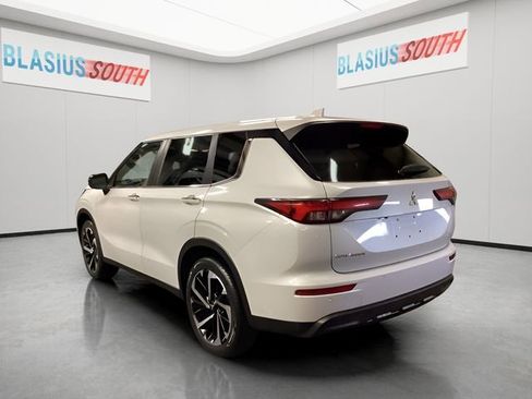 Used 2022 Mitsubishi Outlander ES image 5
