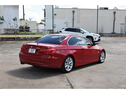 Used 2012 BMW 328i Convertible RWD image 3