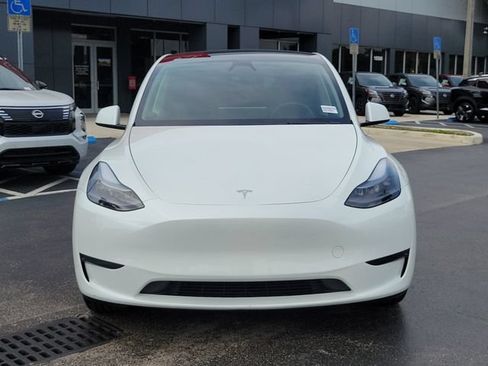 Used 2025 Tesla Model Y Long Range RWD image 2
