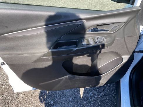 Used 2023 Chevrolet Bolt LT image 11