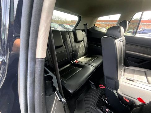 Used 2021 Volkswagen Atlas SE image 16