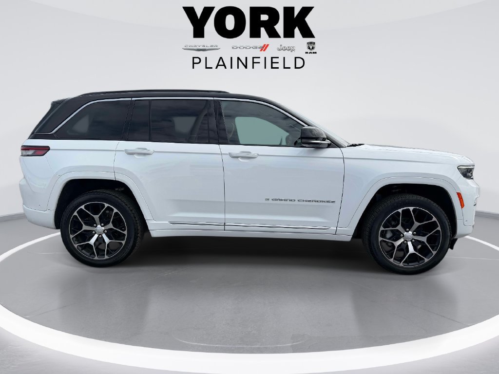 Used 2025 Jeep Grand Cherokee Summit AWD/4WD image 4