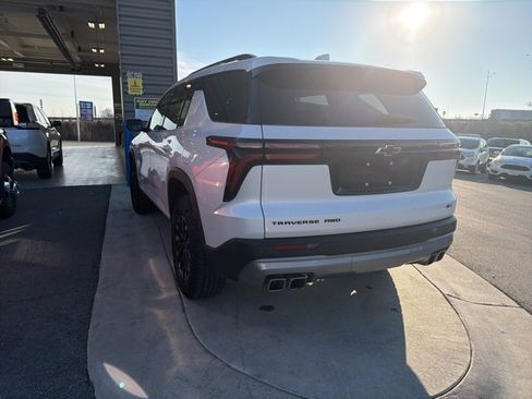 Used 2025 Chevrolet Traverse Z71 w/ Driver Confidence Package image 13