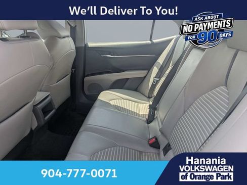 Used 2023 Toyota Camry SE FWD image 12