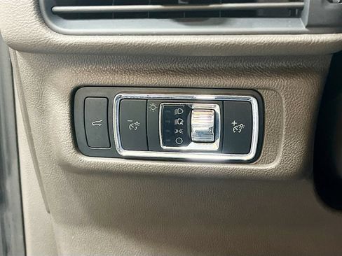 Used 2024 Lincoln Corsair AWD w/ Equipment Group 102A image 10