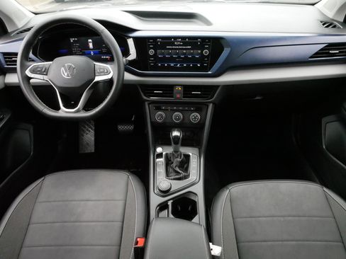 Certified 2022 Volkswagen Taos SE image 10
