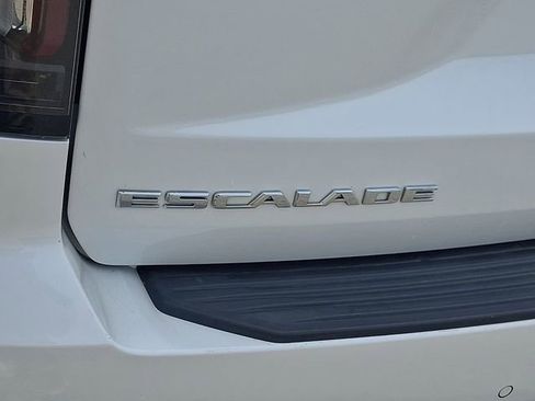 Used 2022 Cadillac Escalade Premium Luxury Platinum image 38