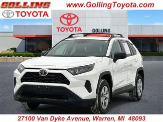 Used 2021 Toyota RAV4 LE video 1