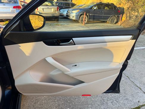 Used 2012 Volkswagen Passat TDI SE image 20