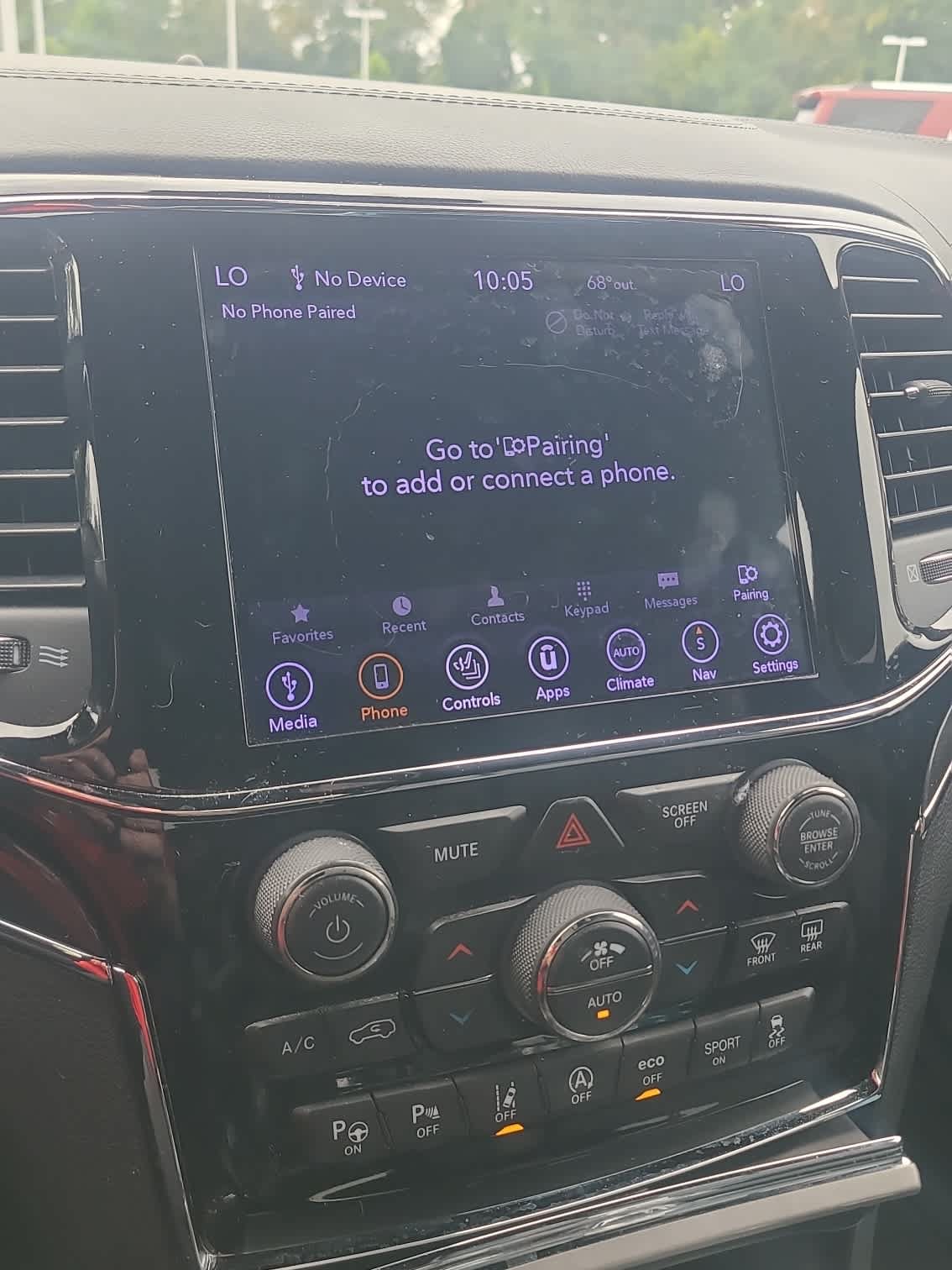 Used 2019 Jeep Grand Cherokee Overland AWD/4WD image 5