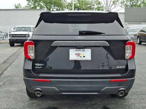 Certified 2022 Ford Explorer XLT w/ Equipment Group 202A AWD/4WD image 5
