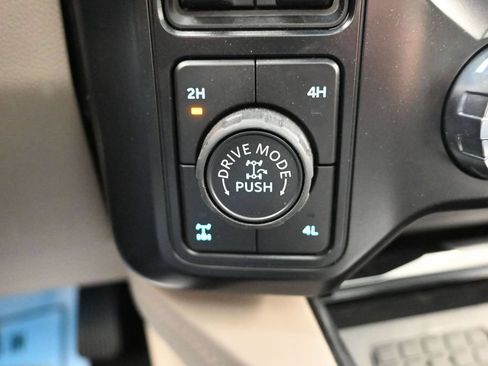 Used 2026 Ford F250 Platinum w/ Platinum Plus Package AWD/4WD image 25
