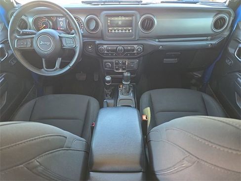 Used 2022 Jeep Gladiator Sport image 11