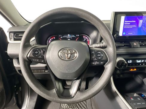 Used 2025 Toyota RAV4 XLE w/ Convenience Package FWD image 17