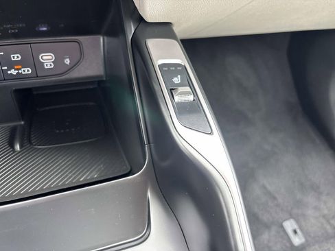 Used 2025 Kia Sorento S w/ Panoramic Sunroof Package image 22