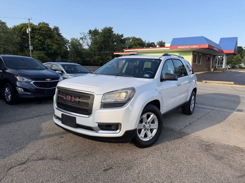 Used 2016 GMC Acadia SLE FWD image 2