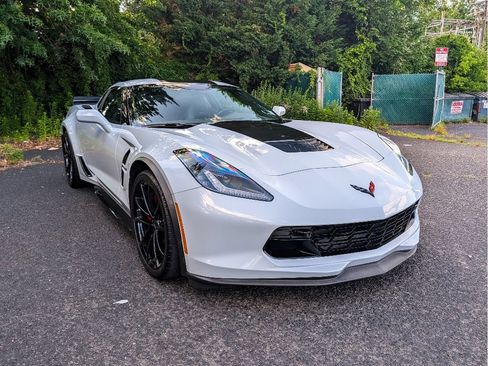 Used 2018 Chevrolet Corvette Grand Sport RWD image 3