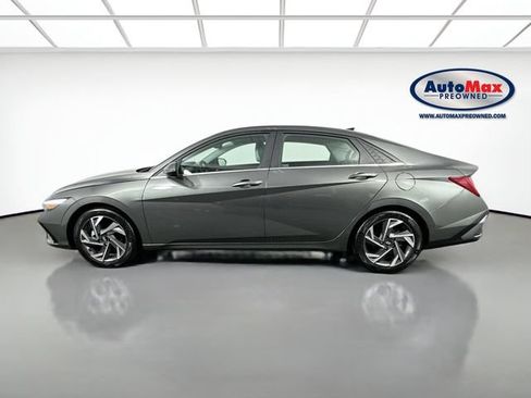 Used 2024 Hyundai Elantra Limited FWD image 9