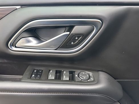 Used 2022 Chevrolet Suburban LT image 29