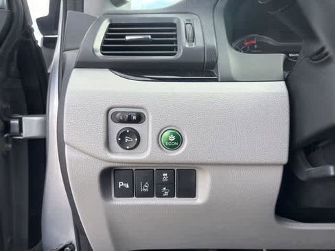 Used 2017 Honda Pilot Touring image 10