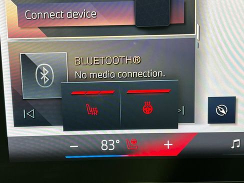 Certified 2024 BMW X5 xDrive50e w/ Premium Package image 11