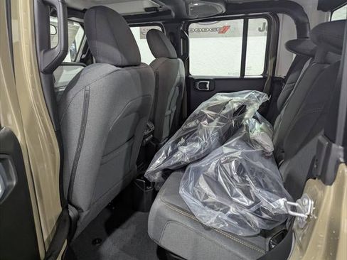 New 2026 Jeep Gladiator Sport image 38