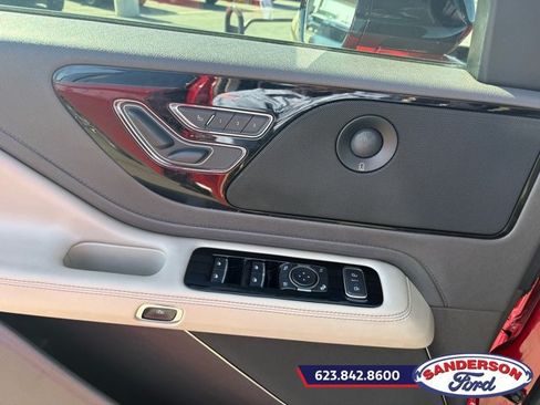 Used 2020 Lincoln Aviator Reserve w/ Equipment Group 201A AWD/4WD image 11