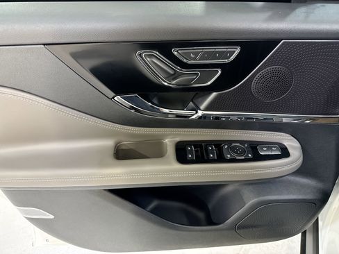 New 2026 Lincoln Corsair Premiere image 12