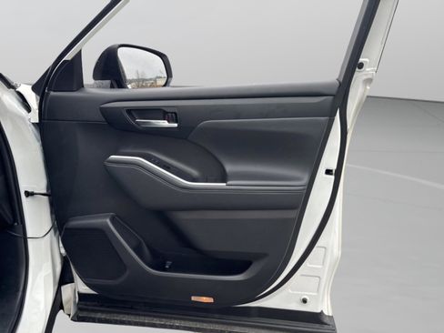 Used 2021 Toyota Highlander XSE image 39