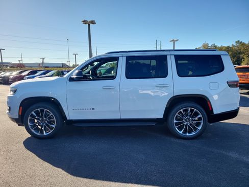 Used 2023 Jeep Wagoneer Series II w/ Premium Group I image 7