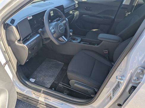 Used 2026 Hyundai Kona SE image 9