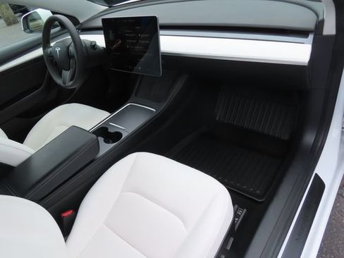 Used 2021 Tesla Model 3 Standard Range Plus RWD image 29