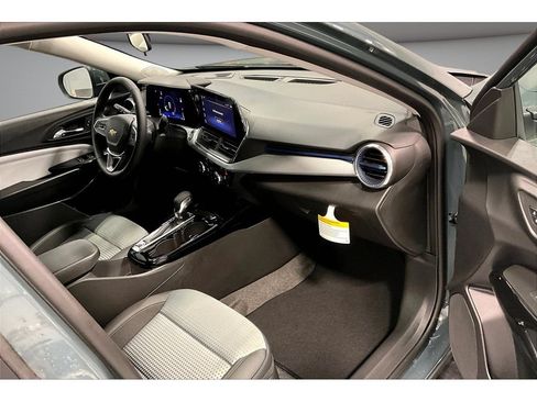 New 2026 Chevrolet Trax LT w/ LT Convenience Package FWD image 49