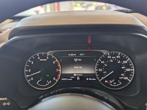 Used 2023 Nissan Rogue SV w/ SV Premium B Package image 16