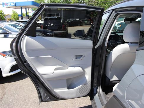 Used 2025 Hyundai Kona SEL AWD/4WD image 24
