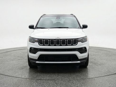 Used 2025 Jeep Compass Limited AWD/4WD image 2