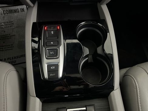 Used 2018 Honda Pilot Elite image 74