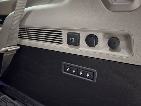 Used 2024 Jeep Wagoneer Series II w/ Flexible Seating Group image 45