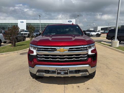 Used 2024 Chevrolet Silverado 1500 LTZ AWD/4WD image 8