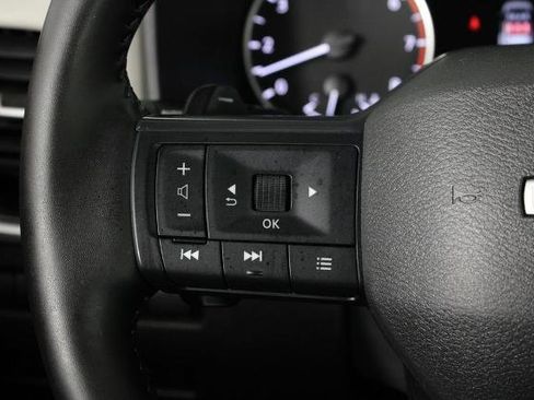 Certified 2025 Nissan Rogue SV image 26